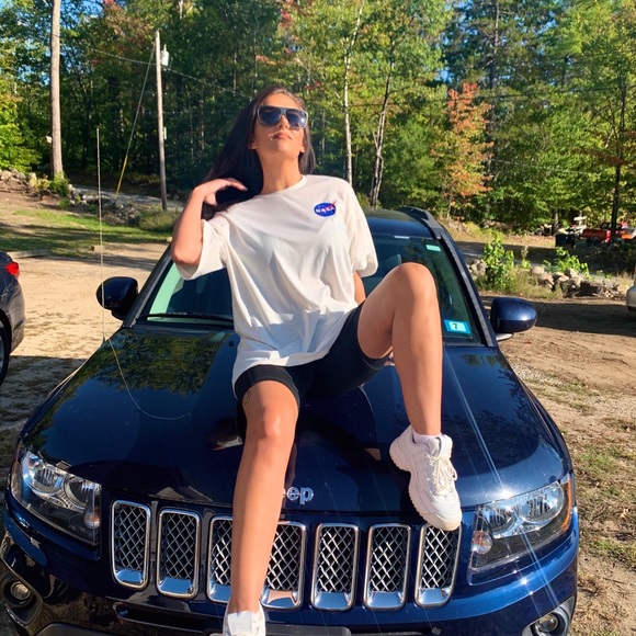 Welcome to my closet😊 - Picture 3 of 4